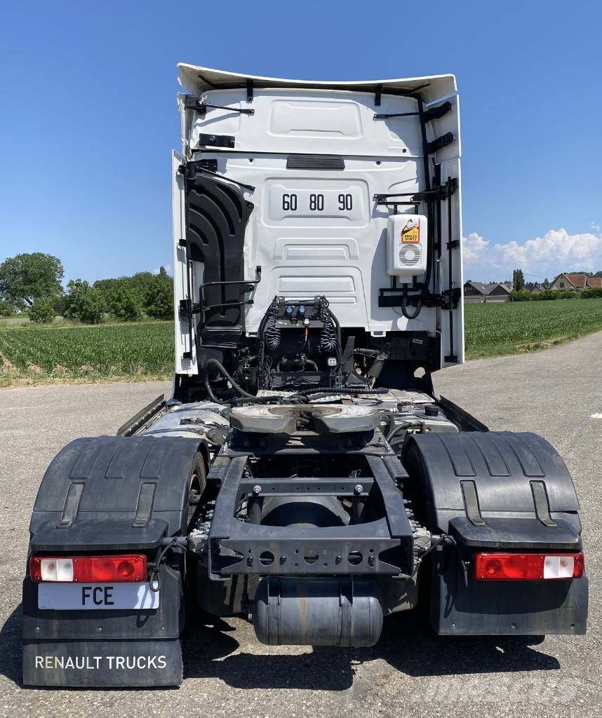 Renault T520 High De13-1er Main endommagé Vetopöytäautot