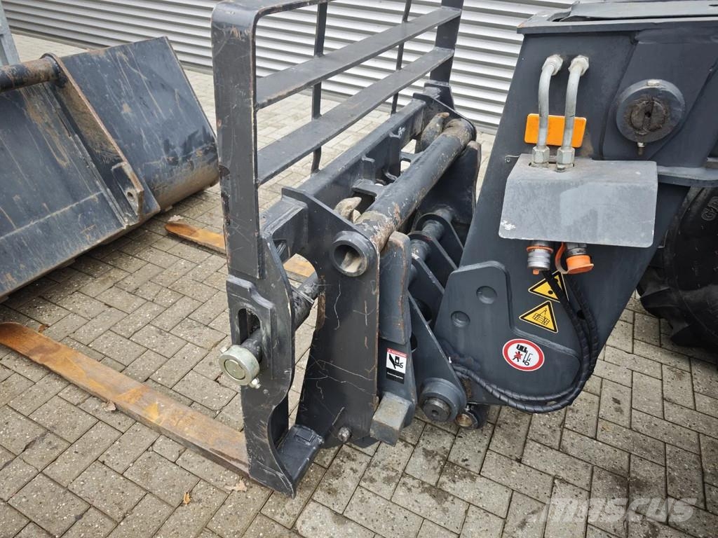 Bobcat T35.105 3 Attechments! Teleskopiskie manipulatori