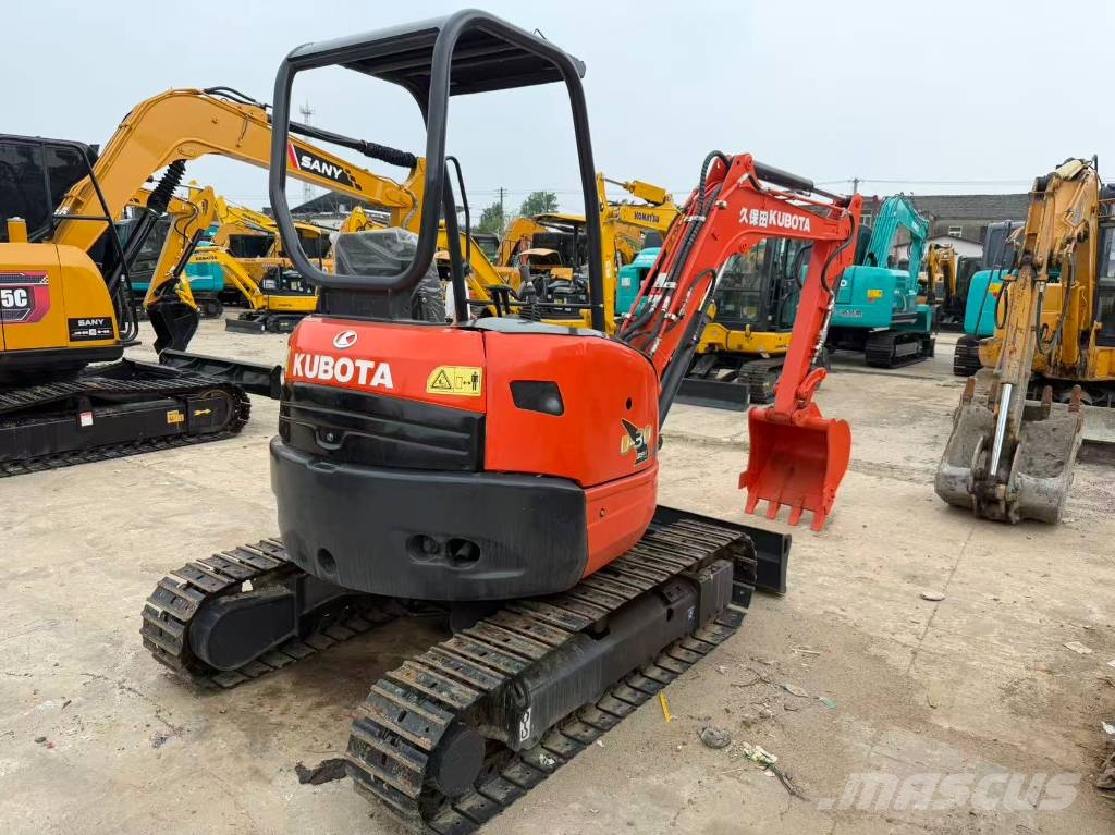 Kubota U 30 小型挖掘机