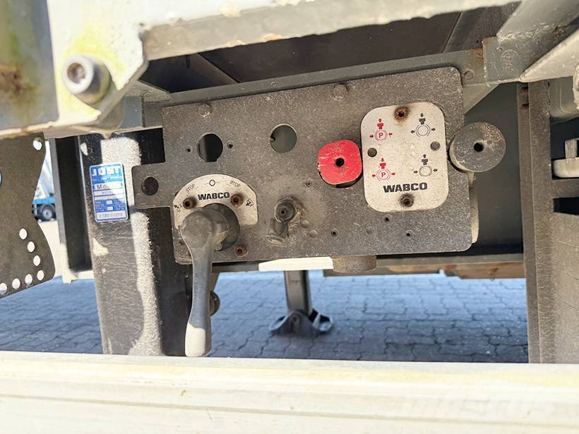 BRDR PLATZ 3 axle Stepdeck / 3 achseTiefbettauflieger Vlakke laadvloeren
