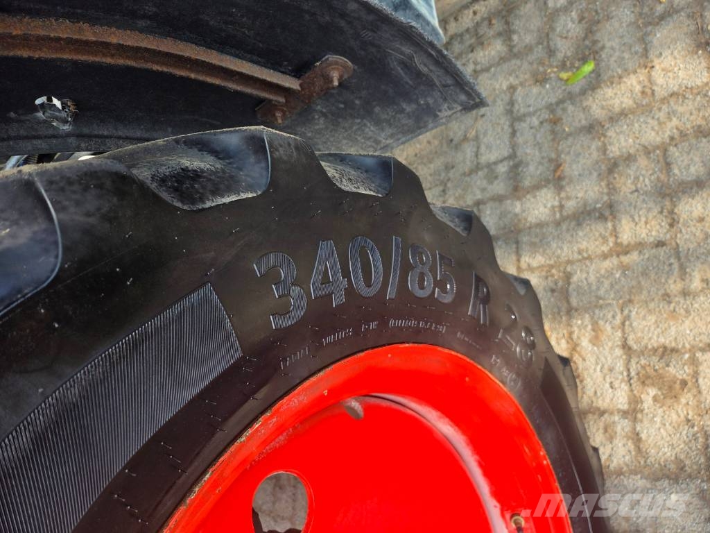 CLAAS Axos 340 Traktorid