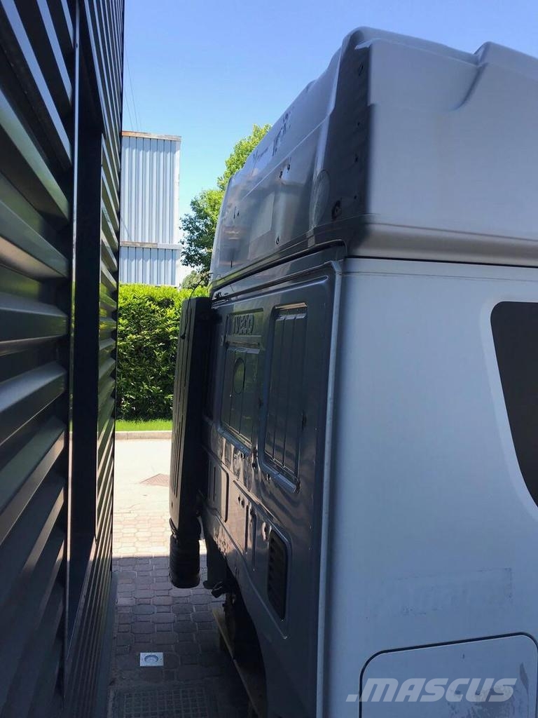 Iveco STRALIS AT Euro 5 Kabiny a interiér