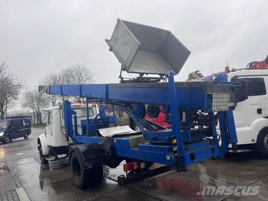 International 4600 4x2 210HP + TEUPEN hyLIFT Plataformas sobre camión