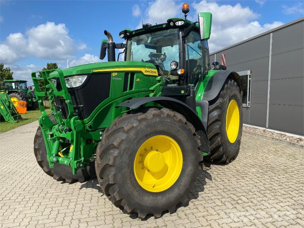 John Deere 6R 215 Traktori