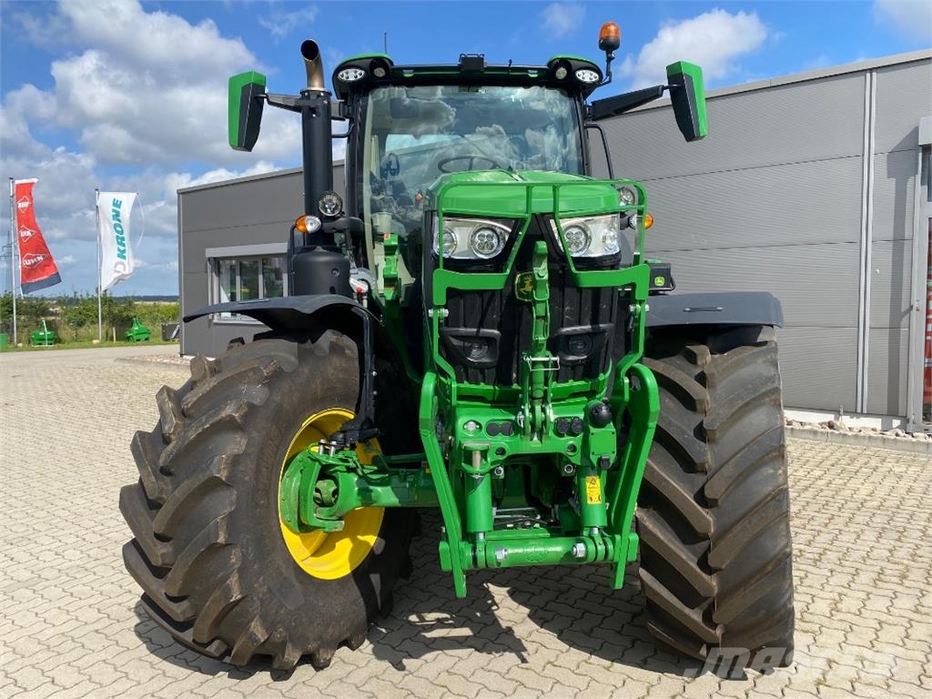 John Deere 6R 215 Traktori