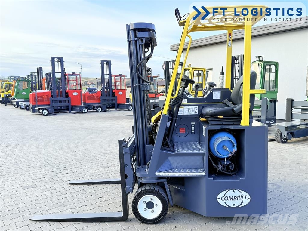 Combilift CB3000 | GAS | TRIPLEX 4900 | FREE-LIFT | FORK-POS Nelitietrukit