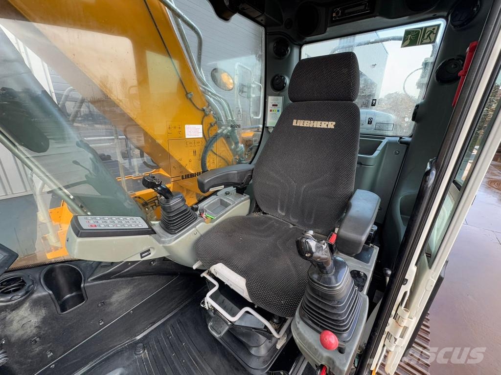 Liebherr R926 LC Crawler excavators