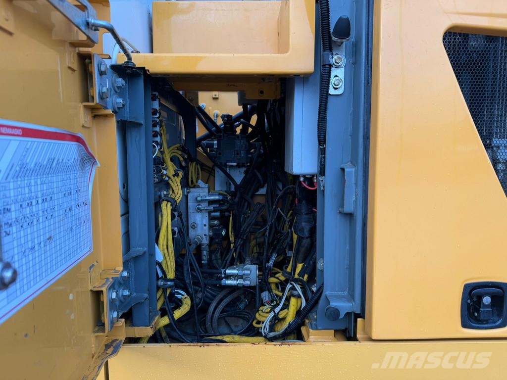 Liebherr R926 LC Crawler excavators