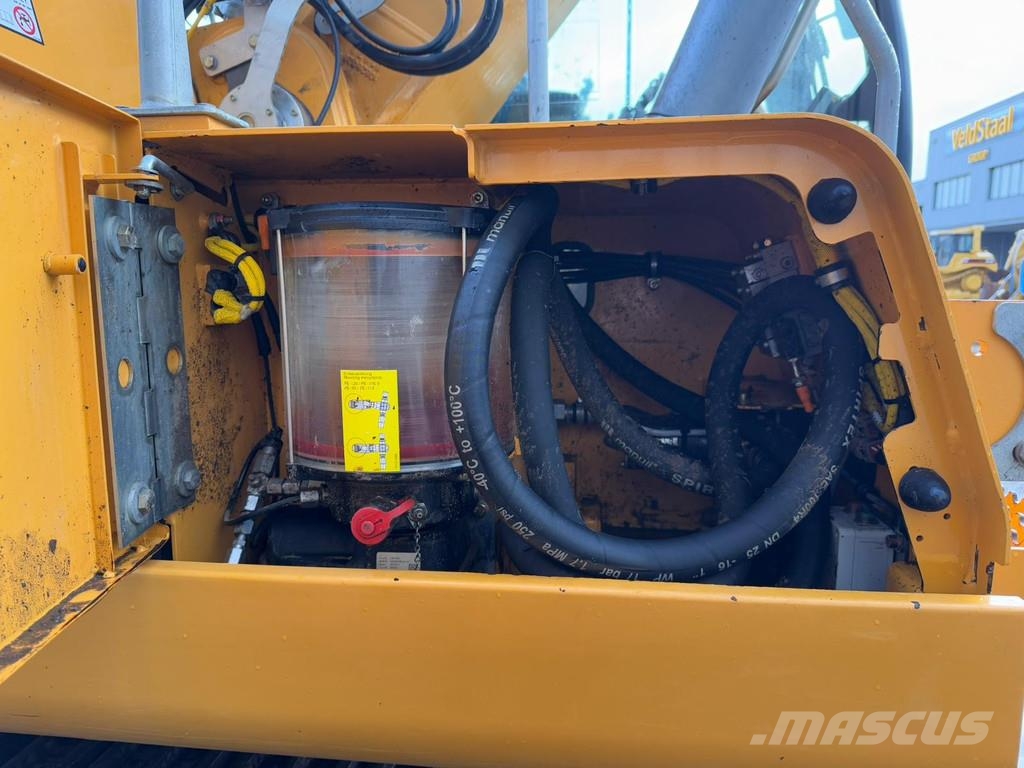 Liebherr R926 LC Crawler excavators
