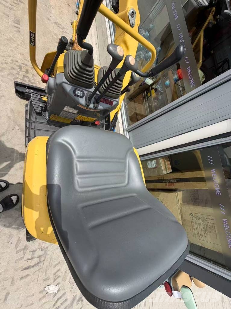 Yanmar J 09 A Rupsgraafmachines