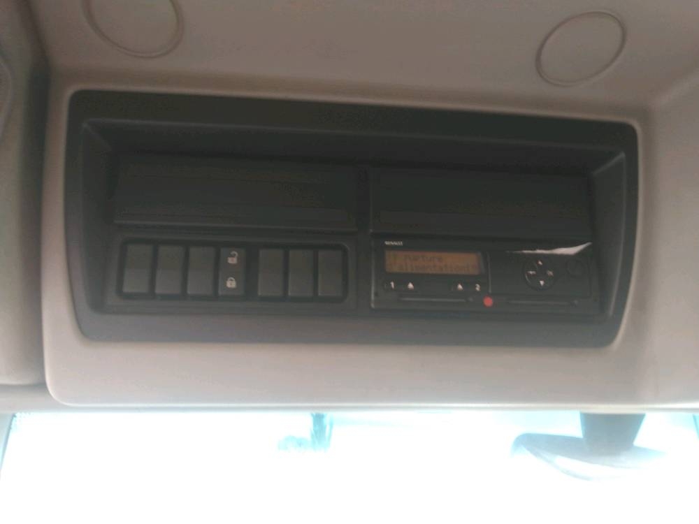 Renault Midlum 220 DCI Camiones con caja de remolque