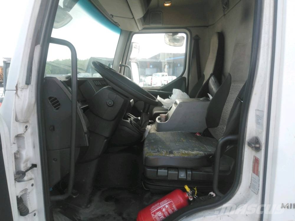 Renault Midlum 220 DCI Camiones con caja de remolque