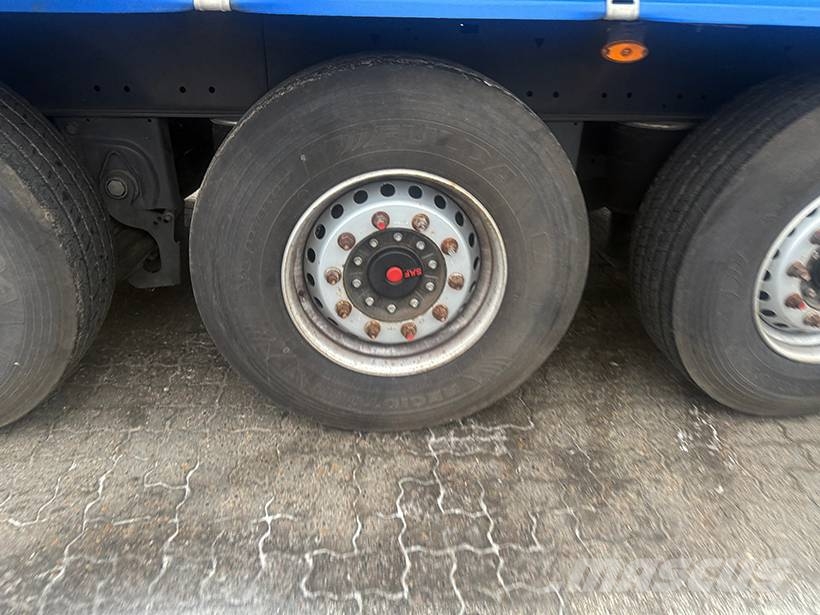 Kel-Berg 3 axle Curtainsider / Planenauflieger Tentinės puspriekabės