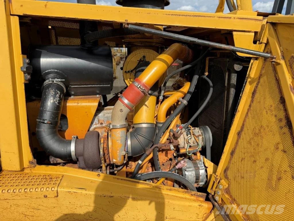 CAT D8T Buldooserid
