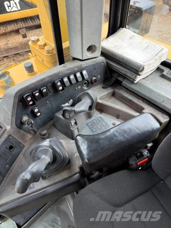 CAT D8T Buldooserid