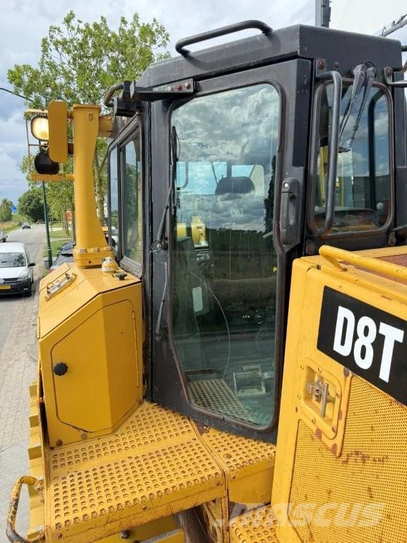 CAT D8T Buldooserid