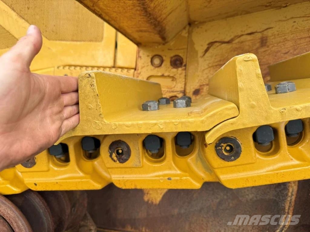 CAT D8T Buldooserid