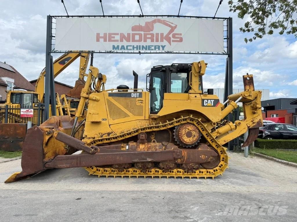 CAT D8T Buldooserid