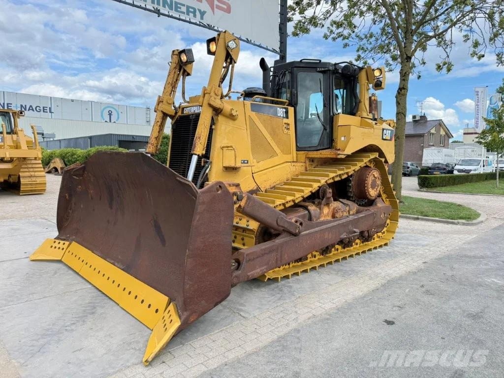 CAT D8T Buldooserid