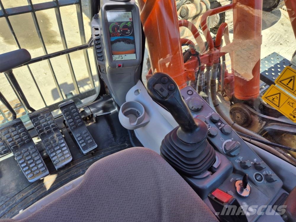 Hitachi ZX 300 LCN-6 Rupsgraafmachines
