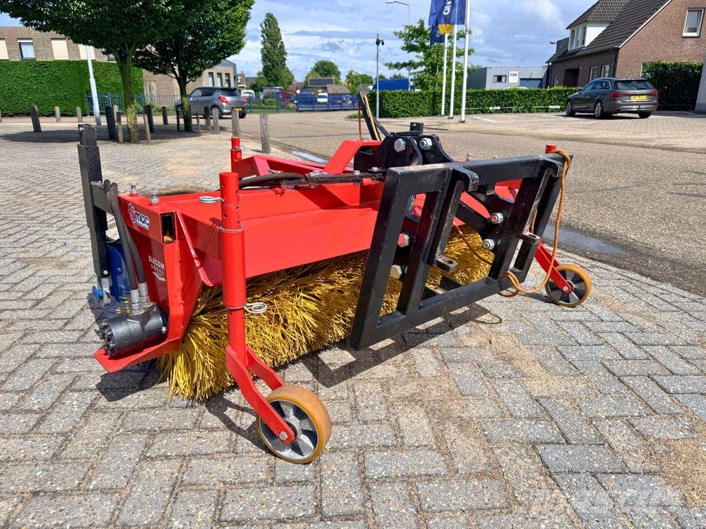 Qmac 150 Veegmachine met Opvangbak Fejemaskiner