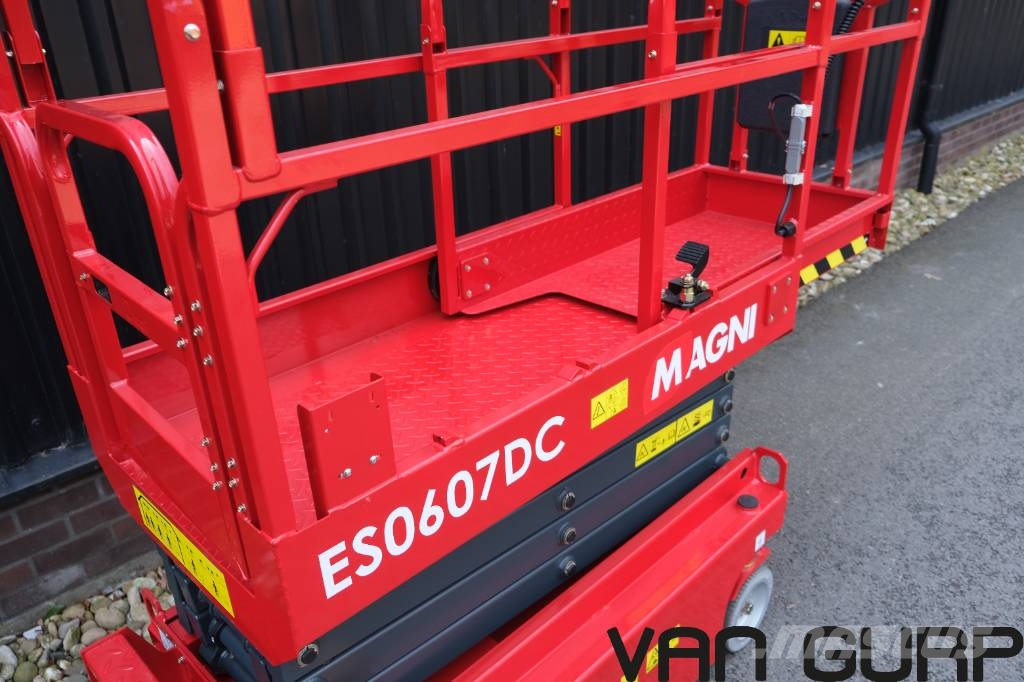 Magni ES0607DC  (5.60m) Scissor lifts