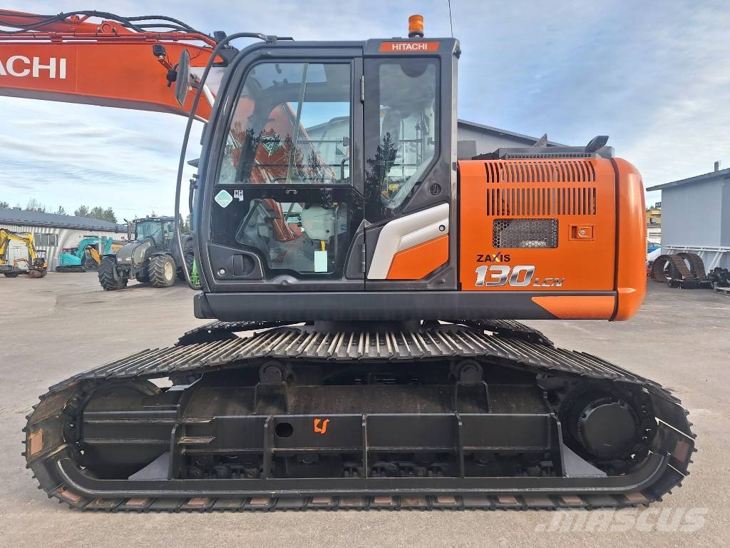 Hitachi ZX130LCN-7 -METSÄALUSTA- حفارات زحافة