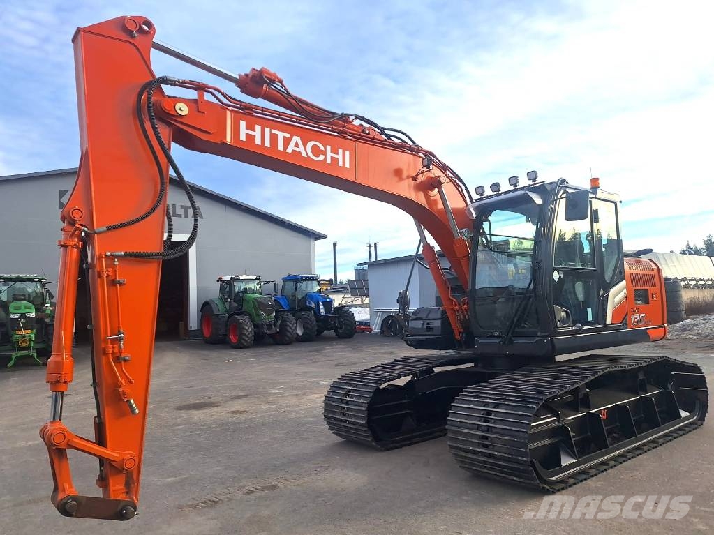 Hitachi ZX130LCN-7 -METSÄALUSTA- حفارات زحافة