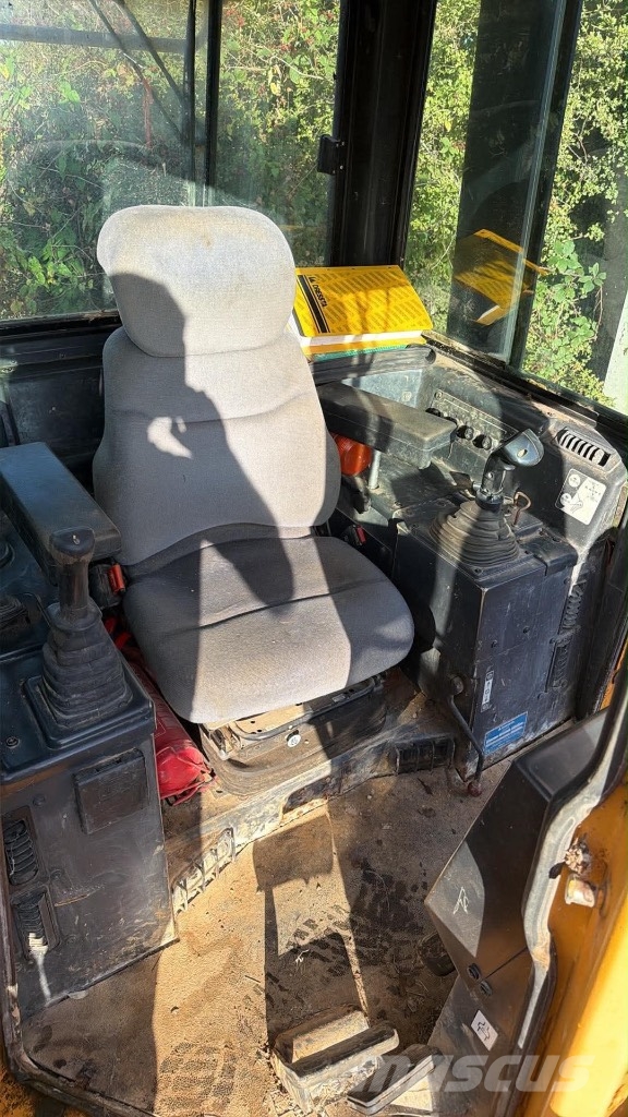 Dressta TD15 Crawler dozers