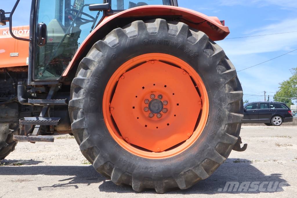 Kubota M128X Traktori