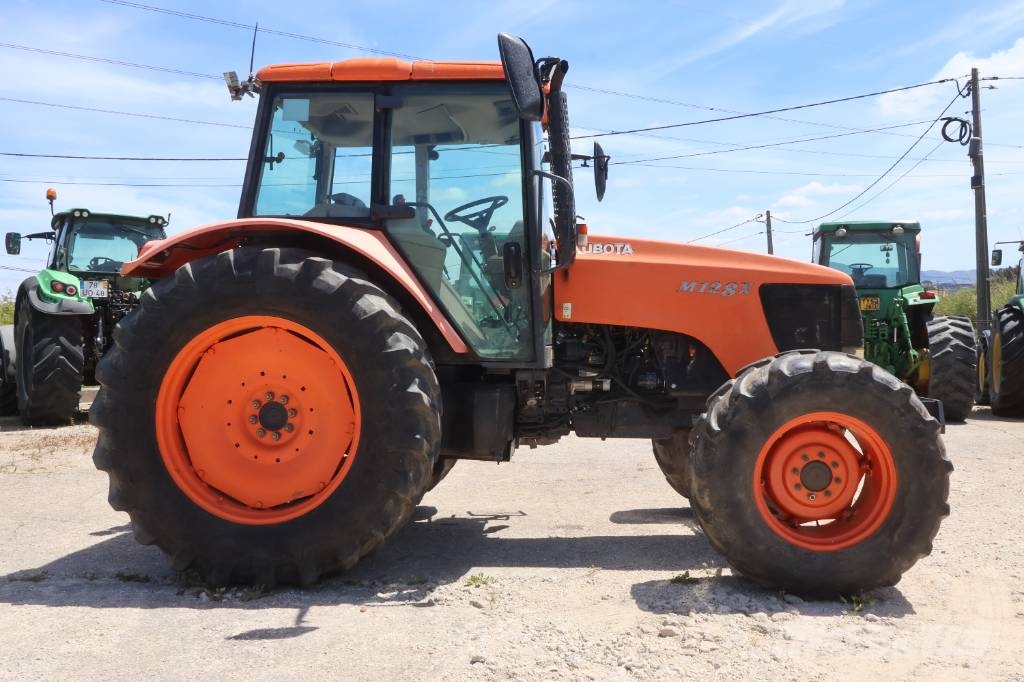 Kubota M128X Traktori