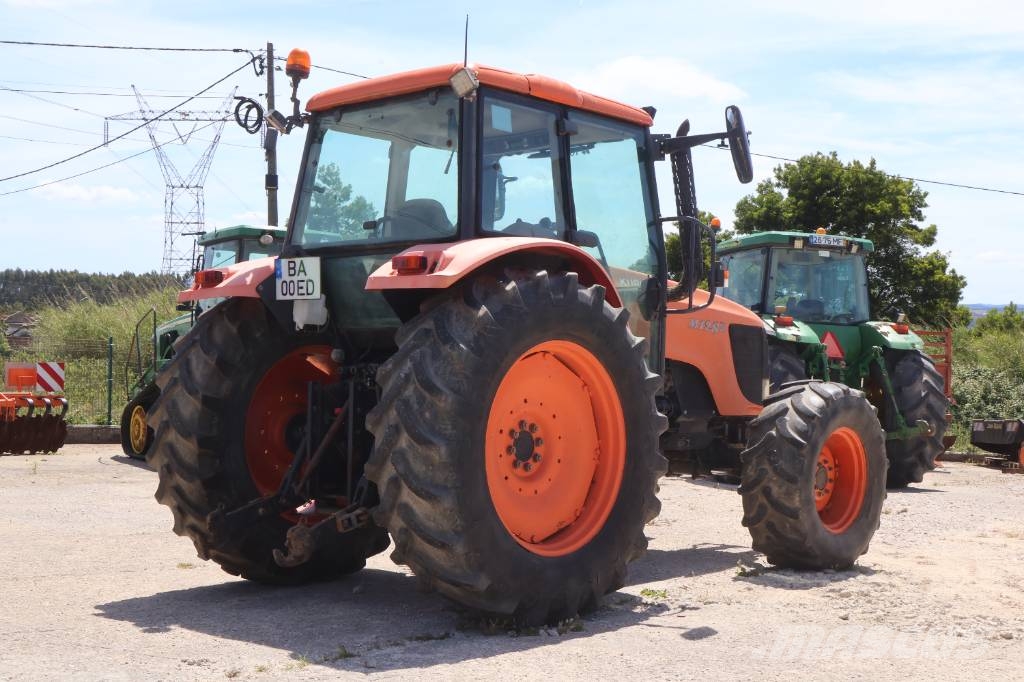 Kubota M128X Traktori