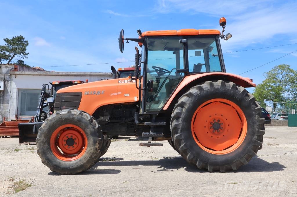 Kubota M128X Traktori