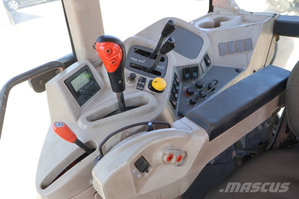 Kubota M128X Traktori
