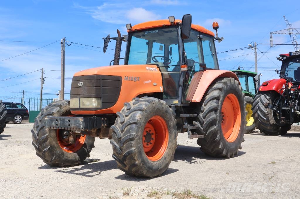 Kubota M128X Traktori