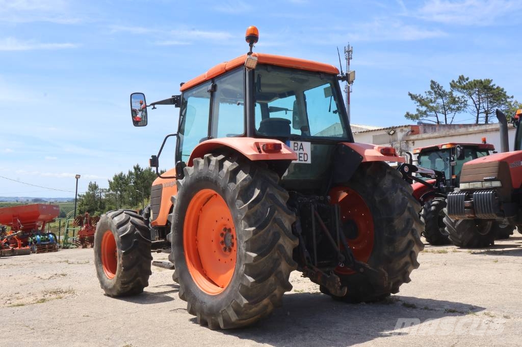 Kubota M128X Traktori
