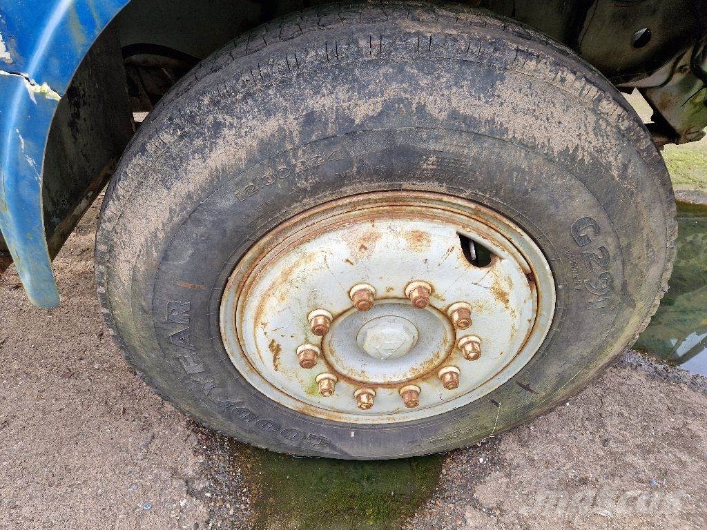 Volvo N1033 6X4 平板车