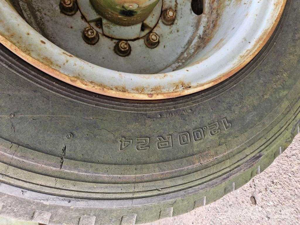 Volvo N1033 6X4 平板车