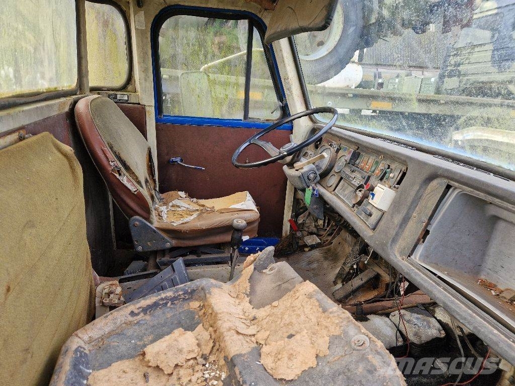 Volvo N1033 6X4 平板车