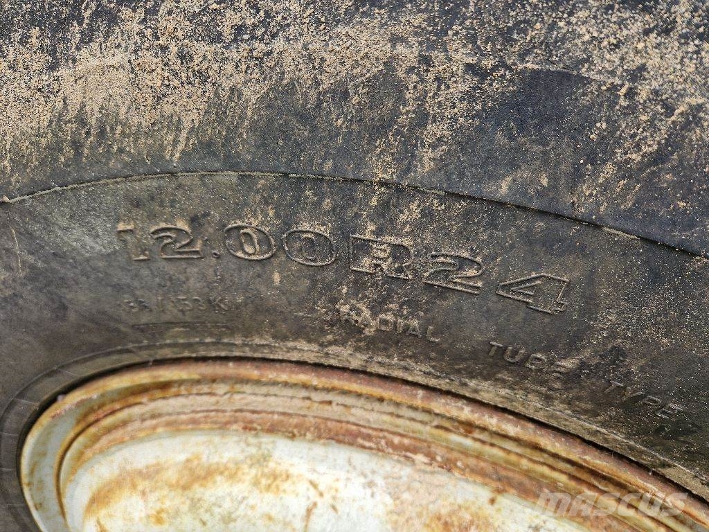 Volvo N1033 6X4 平板车