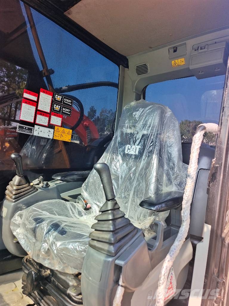 CAT 320D2L 3000 units excavators in stock Raupenbagger