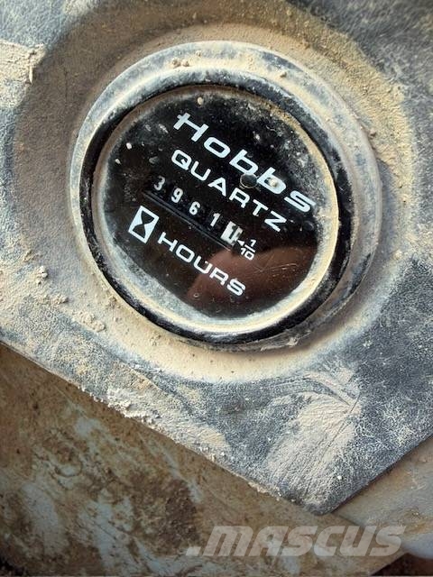 Hyundai 140w-7 حفارات بعجل