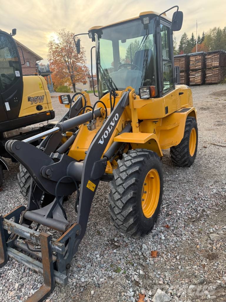 Volvo L30G 3171 timmar med Planskopa Rataslaadurid