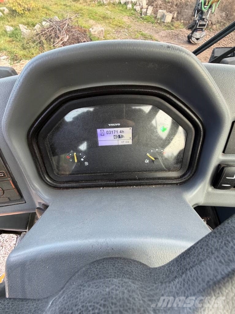 Volvo L30G 3171 timmar med Planskopa Rataslaadurid