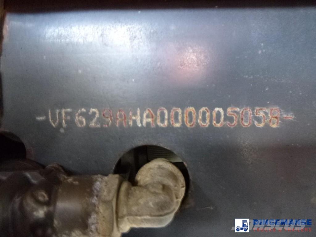 Renault Premium 280 dxi 4x2 fuel tank 13.6 m3 / 4 comp 탱커 트럭