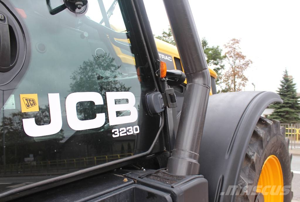 JCB Fastrac 3230 Sisu Xtra Traktorit