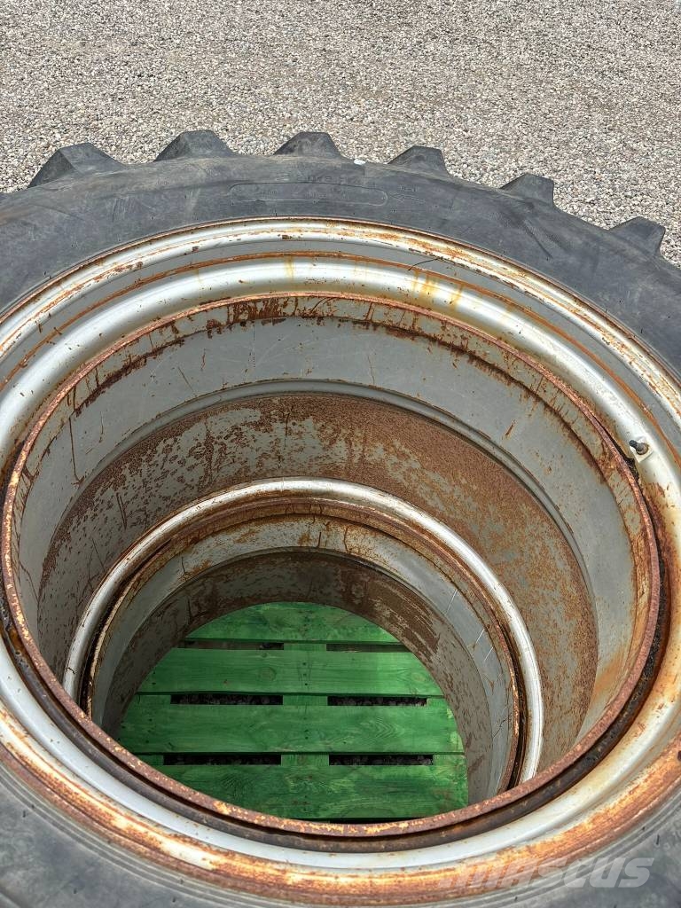  Tvillinghjul 20.8R42 Tyres, wheels and rims