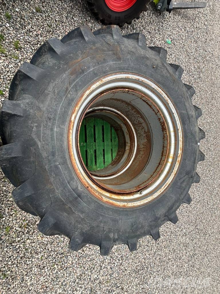  Tvillinghjul 20.8R42 Tyres, wheels and rims