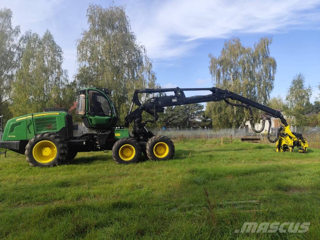 John Deere 1270 E Harvesteri