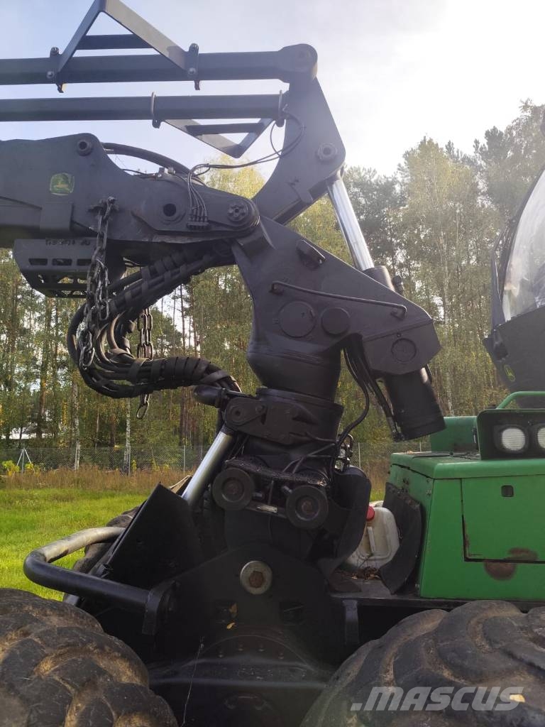 John Deere 1270 E Harvesteri